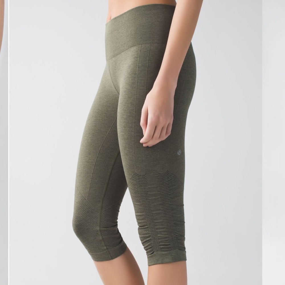 Lululemon In The Flow Crop II Heathered Fatigue‎ Green Size 8